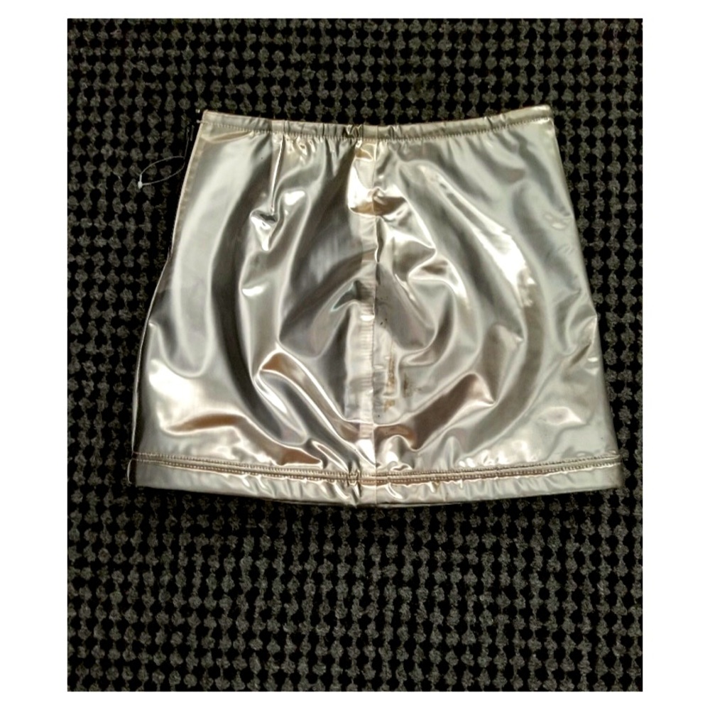 Vintage 90s BUFFALO Metallic Silver Space Age MOD PUNK GLAM PVC Mini Skirt - Picture 4 of 11